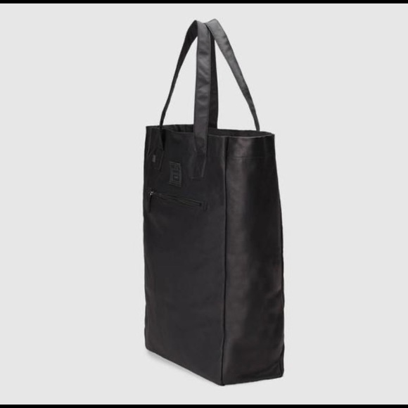 SOLD! NWT GUCCI Viaggio Black Leather Tote 💯 authentic - Picture 3 of 3